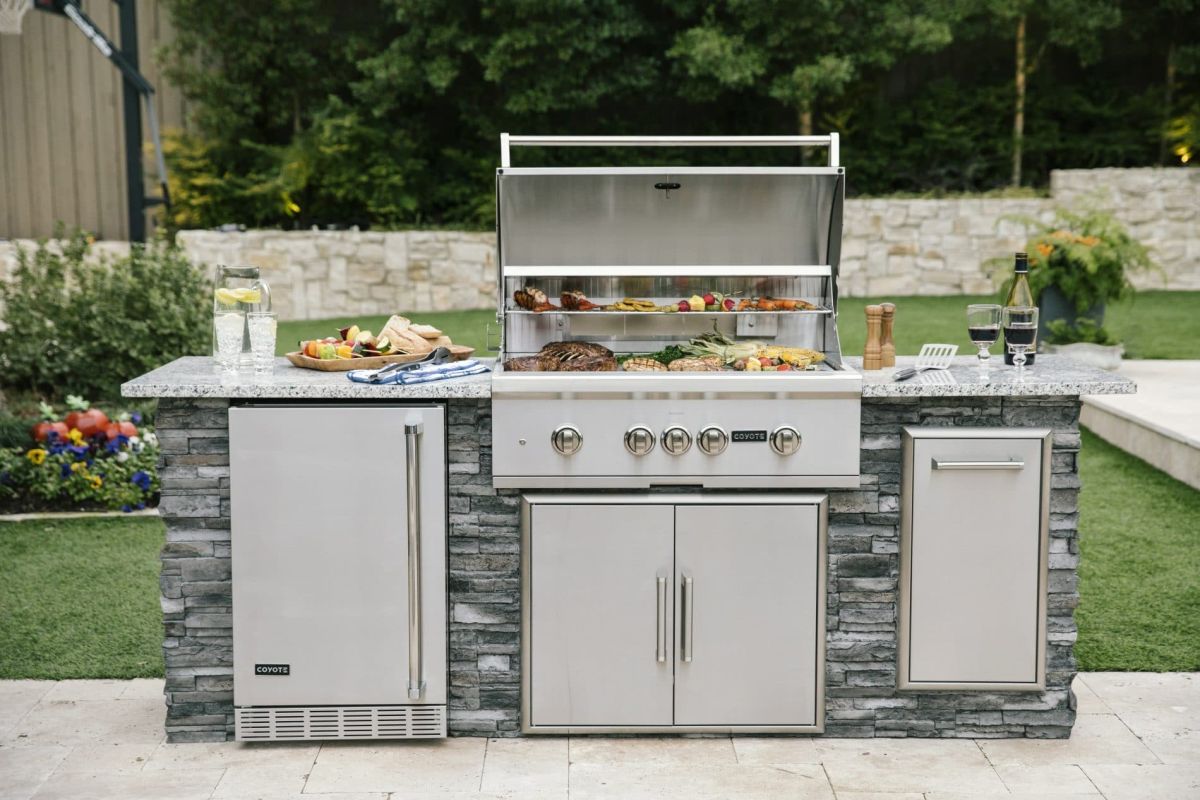 Coyote Outdoor Living: Grills & Outdoor Kitchen Equipment